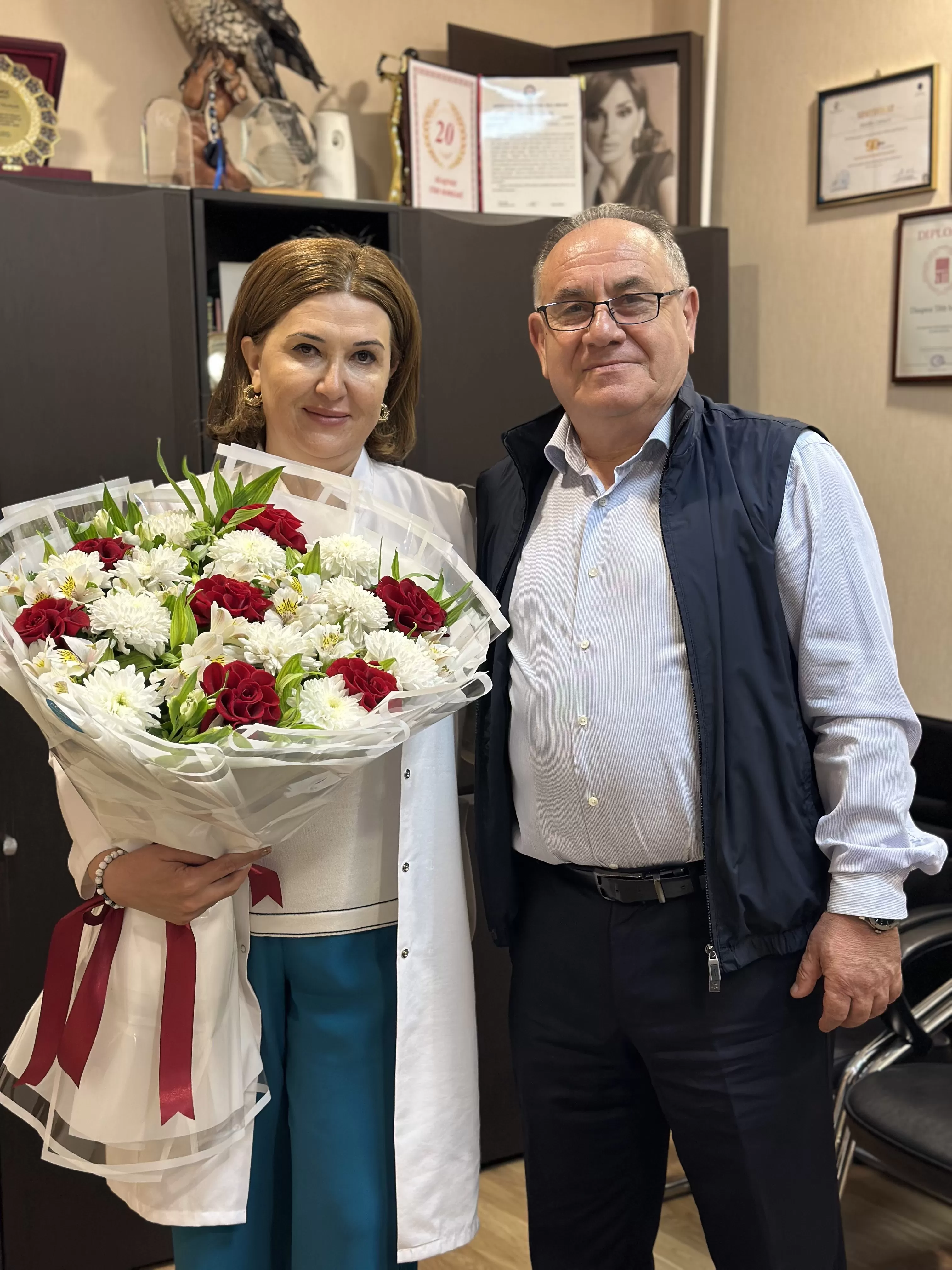 Abasova Sevinc Arif qızı Azərbaycan Respublikasının Prezidenti yanında Ali Attestasiya Komissiyasının (AKK) 16.09.2025-ci il tarixli qərarı ilə Tibb üzrə fəlsəfə doktoru elmi dərəcəsinə layiq görülüb və t.ü.f.d diplomu ilə təltif edilib