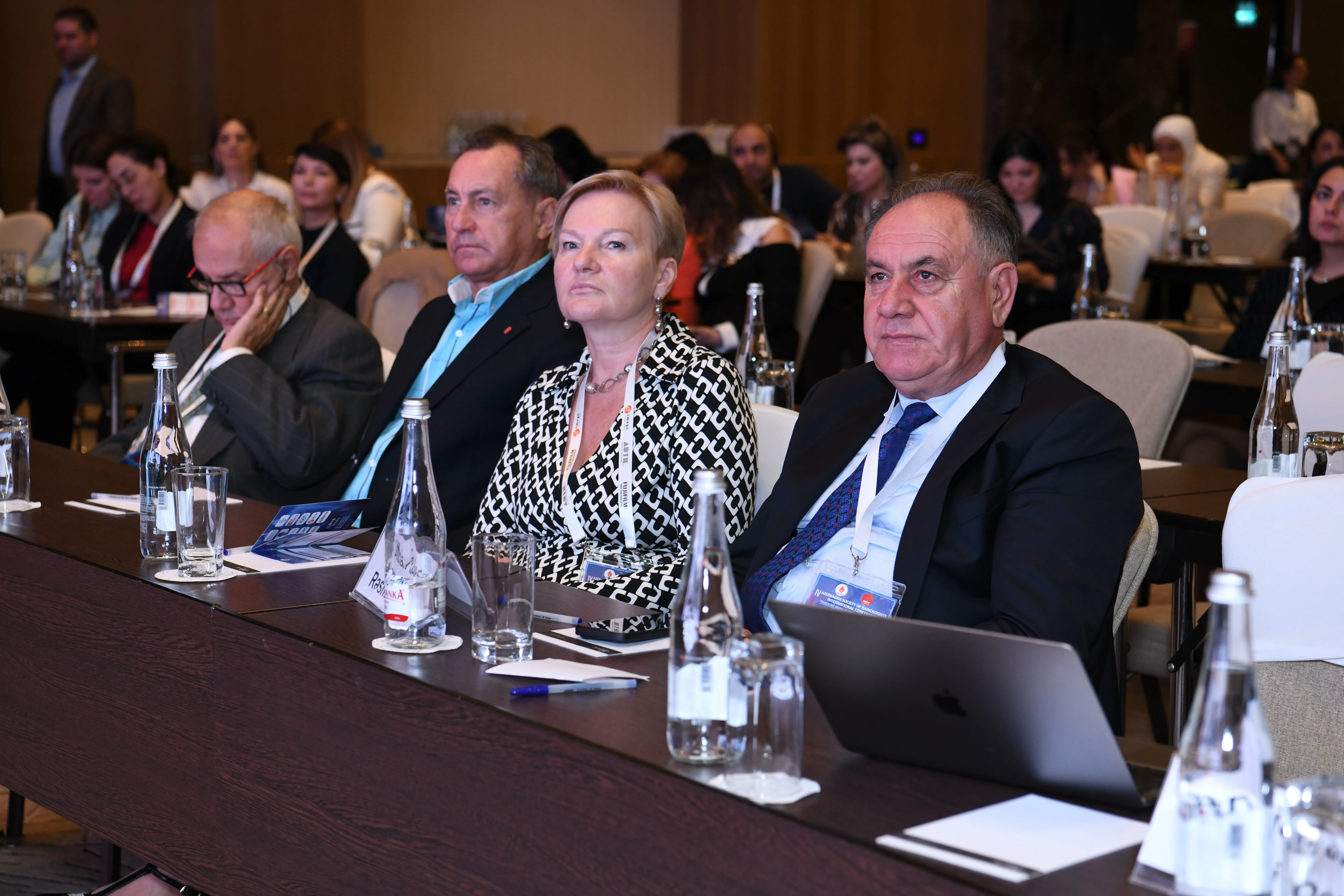 Azərbaycan Radioloqlar Cəmiyyətinin IV beynəlxalq elmi–praktiki konfransında