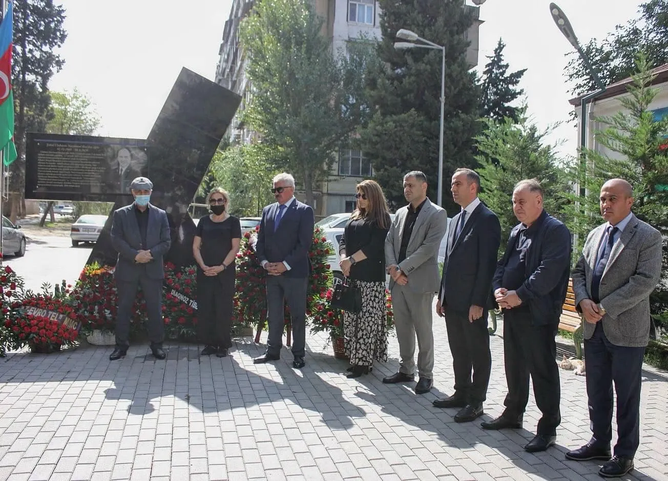 Hörmətlə anırıq